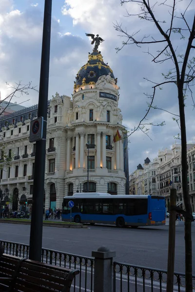 Gran v � � a de madrid bei Sonnenuntergang — Stockfoto