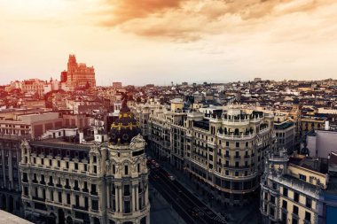 Gran Via'nın panoramik havadan görünümü, Madrid, İspanya'nın başkenti, Eur