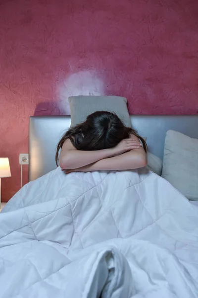 Heranwachsendes Mädchen leidet unter starken Depressionen — Stockfoto
