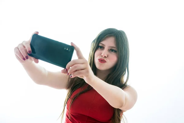 Portrait of teenage girl making a selfie — Stock Photo, Image