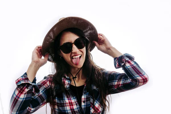 Ragazza con cappello e occhiali da sole — Foto Stock