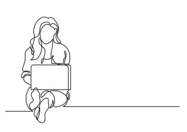 dizüstü bilgisayar ile oturan bir kadının bir çizgi çizme