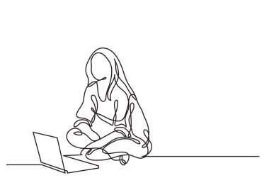 dizüstü bilgisayar ile oturan bir kadının bir çizgi çizme