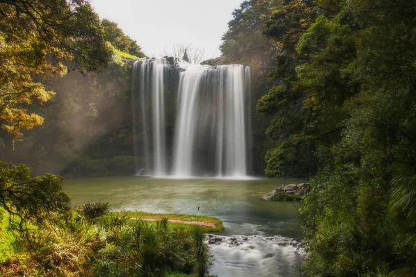 Situato Nord Della Città Whangarei Spettacolare Whangarei Falls Una Cascata — Foto Stock