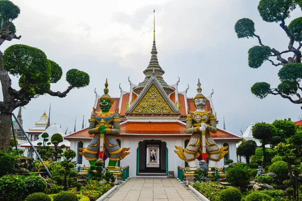 Wat Arun Wat Arunrajawararam Bangkok Templo Tailandés Puertas Con Los — Foto de Stock