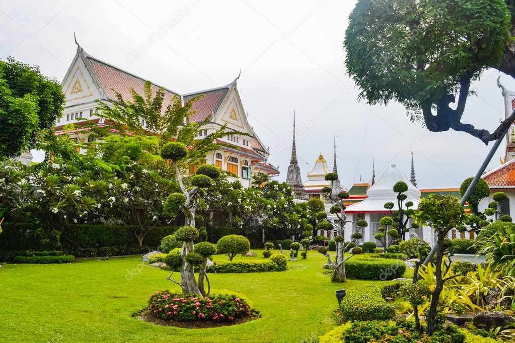 Wat Arun, Wat Arunrajawararam, Bangkok. Thai temple, gates with the gigantic guardians protecting it, Thailand, river temple.