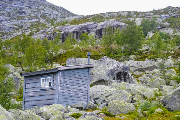 Trolltunga, Odda, Norvegia: 21. Iunie 2016, cabane montane și hou — Fotografie, imagine de stoc