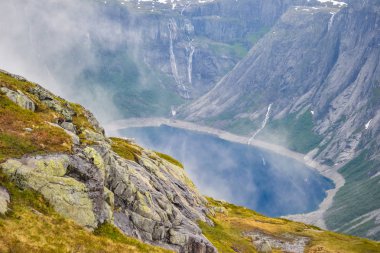 Trolltunga zammı, Ringedalsvatnet Gölü, Norveç, Güzel scandin