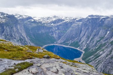 Trolltunga zammı, Ringedalsvatnet Gölü, Norveç, Güzel scandin