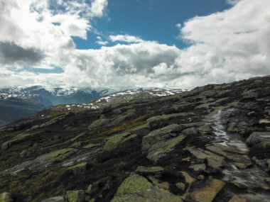 Trolltunga zammı, Ringedalsvatnet Gölü, Norveç, Güzel scandin