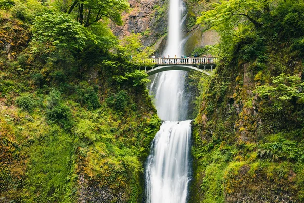 Portland, Oregon, Abd 06,12,2019. Multnomah Şelalesi en vi
