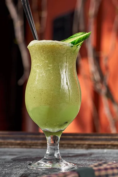 Grönsak Cocktail Gurka Smoothie Närbild Gynna Dricka Kost För Hälsa — Stockfoto