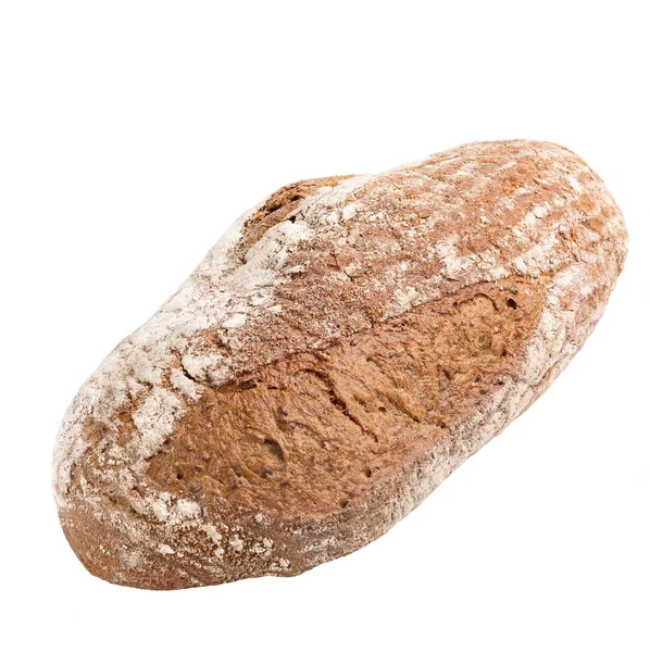 Pão redondo feito de farinha de trigo e centeio, isolado sobre fundo branco — Fotografia de Stock