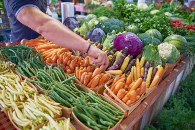 Montreal, Quebec, Kanada 29 Eylül 2018: Montreal, Kanada'daki Jean-Claw Pazarında Ticaret.