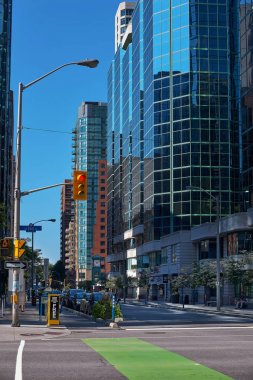 Ottawa, Ontario, Kanada 18 Eylül 2018: Laurier ve Kent caddelerinin kesiştiği manzara, Ottawa'da Kanada gezisi. Editoryal, Kanada'ya seyahat