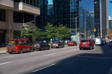 Ottawa, Ontario, Kanada 18 Eylül 2018: Kent sokaklarının manzarası, Ottawa'da Kanada gezisi. Editoryal, güneşli bir gün, hafta sonu için boş sokaklar. kanada seyahat