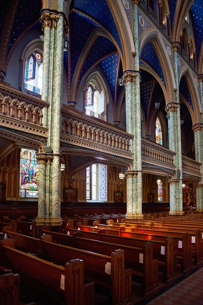 Ottawa, Ontário, Canadá 18 de setembro de 2018: Interior da Basílica da Catedral de Notre-Dame, Ottawa, Ontário, Viajar para o Canadá — Fotografia de Stock