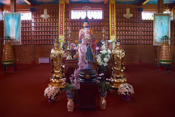 Harrington, qc, canada - 23. september 2018: buddhistische statuen, im tempel das tambaoson in quebec — Stockfoto