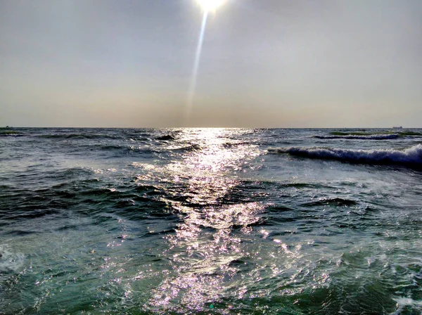 Güneş ve dalgalar, deniz fotoğraf, yaratıcı çerçeve