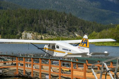 Whistler, Bc, Kanada - Haziran 2018: Whistler hava deniz uçağını Whistler terminal İskelesi, bağlı liman hava De Havilland Beaver uçak.