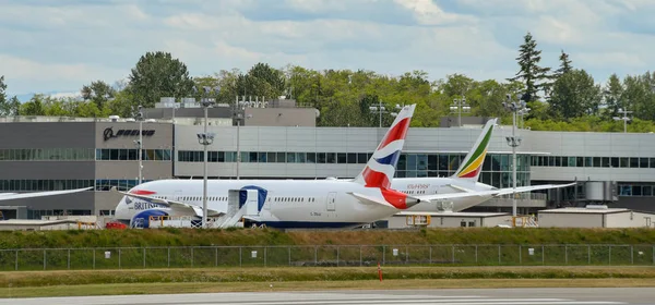 美国华盛顿州埃弗瑞特 2018年6月 在埃弗瑞特的波音工厂为英国航空公司提供一架新的波音787梦想客机的全景 — 图库照片