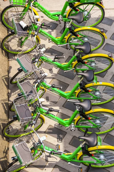자전거 Limebike 프로그램의 일환으로 그들의 Doking 주차의 시애틀 워싱턴 2018 — 스톡 사진