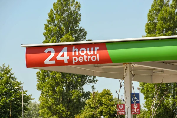 Cardiff Wales Junio 2018 Firma Dosel Una Gasolinera Horas Las — Foto de Stock