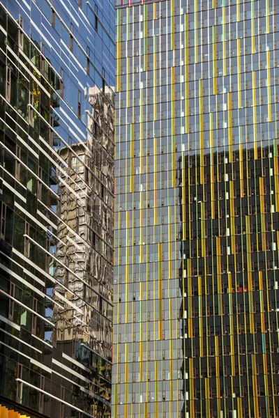 Seattle États Unis Juin 2018 Réflexions Dans Immeuble Bureaux Lambrissé — Photo