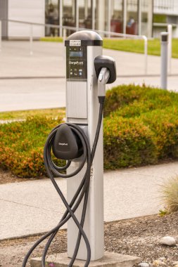 Everett, Wa, Amerika Birleşik Devletleri - Haziran 2018: Boeing Müzesi'nde amacı Uçuş Merkezi ziyaretçileri için ile elektrikli motorlu araçlar şarj elektrik