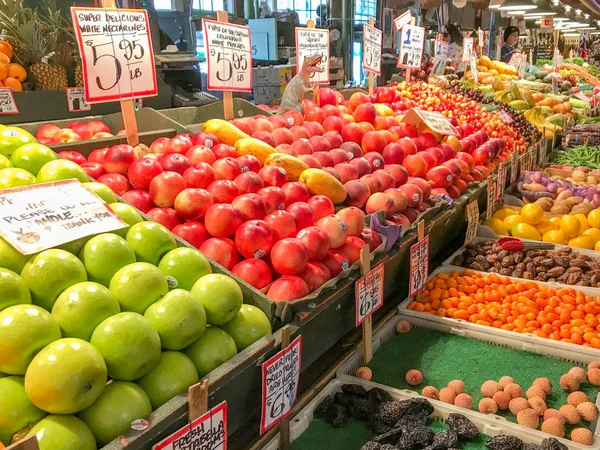 Seattle Eua Junho 2018 Maçãs Frescas Outras Frutas Exposição Pike — Fotografia de Stock