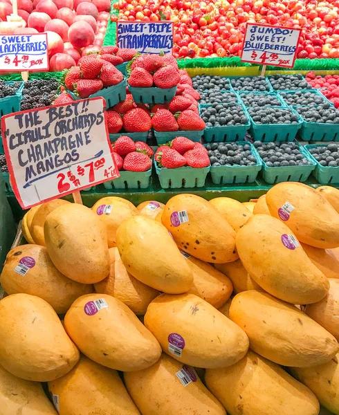 Seattle Eua Junho 2018 Bagas Frescas Outras Frutas Exposição Pike — Fotografia de Stock