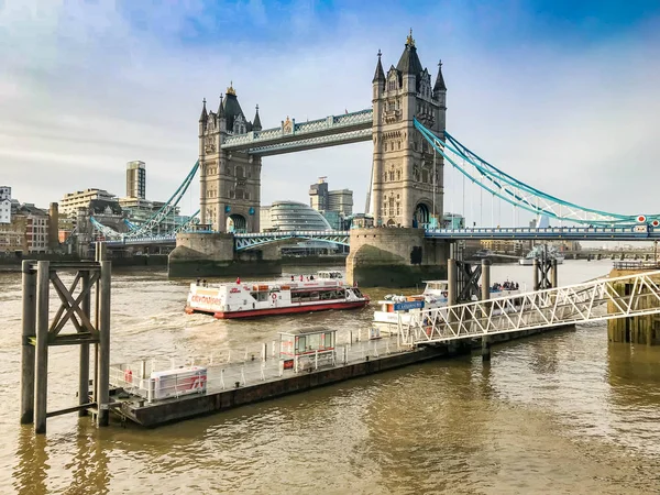 Londyn Anglia Grudzień 2018 Szeroki Kąt Widzenia Tower Bridge Katherine — Zdjęcie stockowe