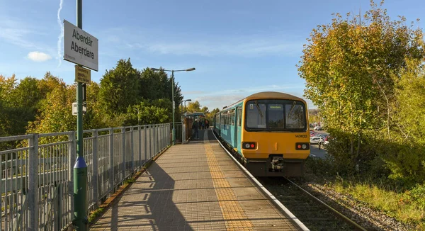 Aberdare Wales Octubre 2018 Tren Cercanías Plataforma Única Estación Ferroviaria — Foto de Stock