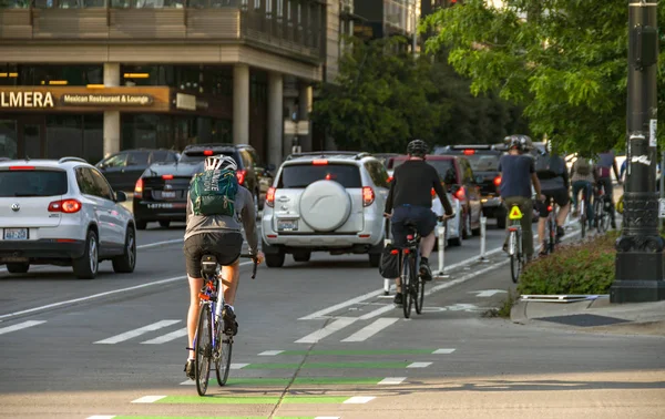 Seattle, Washington State, Amerika Birleşik Devletleri - Haziran 2018: Seattle'da çalışmaya commuting Bisiklet.