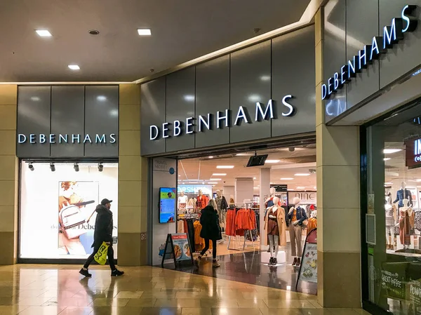 Cardiff Wales January 2019 Shoppers Entering Debenham Store David Shopping — Stock Photo, Image
