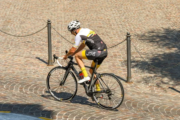 Gardone Riviera Italie Septembre 2018 Cycliste Pédalant Sur Colline Escarpée — Photo