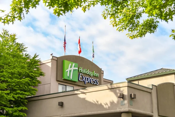 Bellingham, Wa, Amerika Birleşik Devletleri - Haziran 2018: Holiday Inn Bellingham, Wa içinde hızlı tarafında büyük işareti.