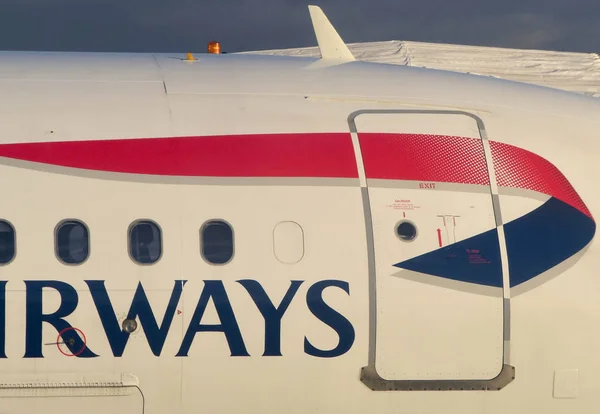 Κοντινό Πλάνο Του Λογότυπου Της British Airways Από Την Πλευρά — Φωτογραφία Αρχείου