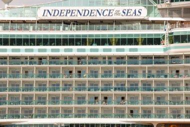 Balkon yan görünüm bir yolculuk gemi