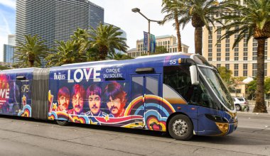 Las Vegas, Nevada, ABD - Şubat 2019: ekspres otobüs Las vegas Boulevard, 