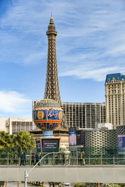 Las Vegas Nevada Usa มภาพ 2019 คนข ามทางเด นเท ามถนนลาสเวก — ภาพถ่ายสต็อก