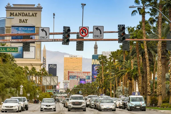 Las Vegas Nevada Febrero 2019 Tráfico Hacia Sur Bulevar Las — Foto de Stock