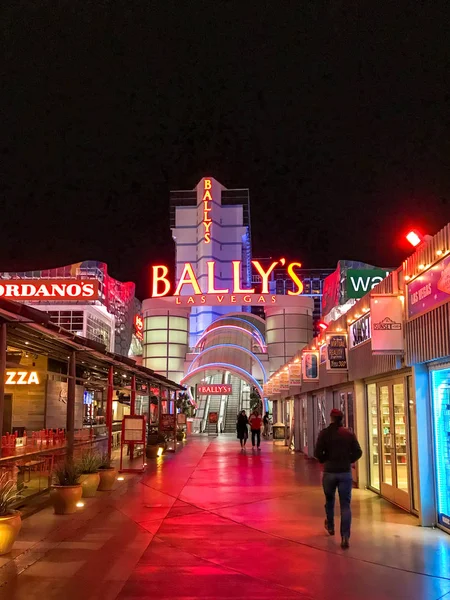 Las Vegas, Nv, Amerika Birleşik Devletleri - Şubat 2019: Bally's otel gece aydınlandı Las Vegas Las Vegas giriş.