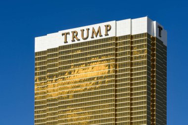 LAS VEGAS, NV, ABD - FEBRUARY 2019: Las Vegas 'taki Trump Otel ve Resort' un dışı.