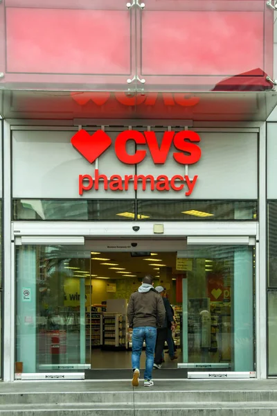 Las Vegas Usa February 2019 Person Entering Cvs Pharmacy Store — Stock Photo, Image