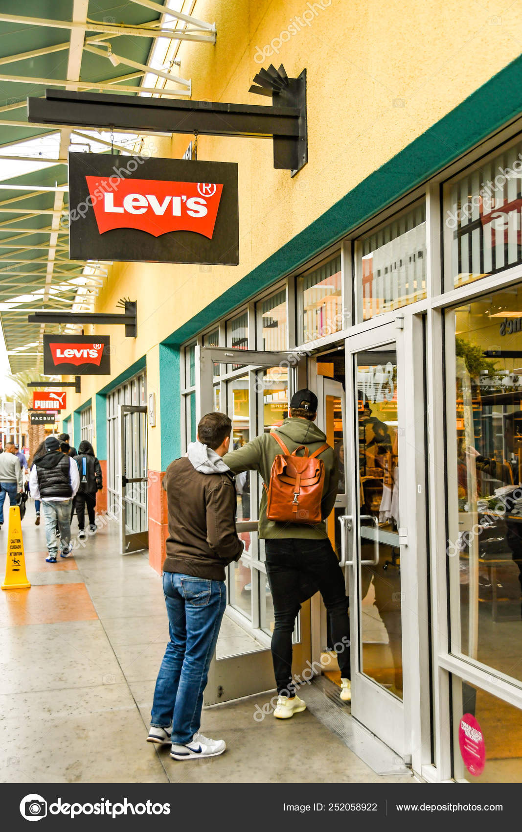 levis outlet seattle