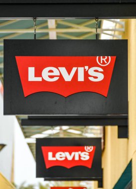 Las Vegas, Nv, Amerika Birleşik Devletleri - Şubat 2019: İşareti yukarıda Kuzey Las Vegas'ta Premium Outlet mağazasında Levi's giriş.