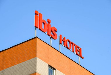 Prag, Çek Cumhuriyeti- Ağustos 2018: Prag'ın merkezinde ki Ibis Hotel'in üzerine imza at 
