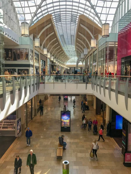 威尔士卡迪夫 2018年10月 加的夫市中心圣大卫2号购物中心的室内景观 — 图库照片