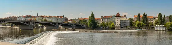 Praha Äśeskă Srpen 2018 Širokoúhlý Pohled Řeku Vltavy Centru Prahy — Stock fotografie